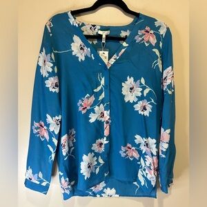 NWT Floral Blouse 🥰